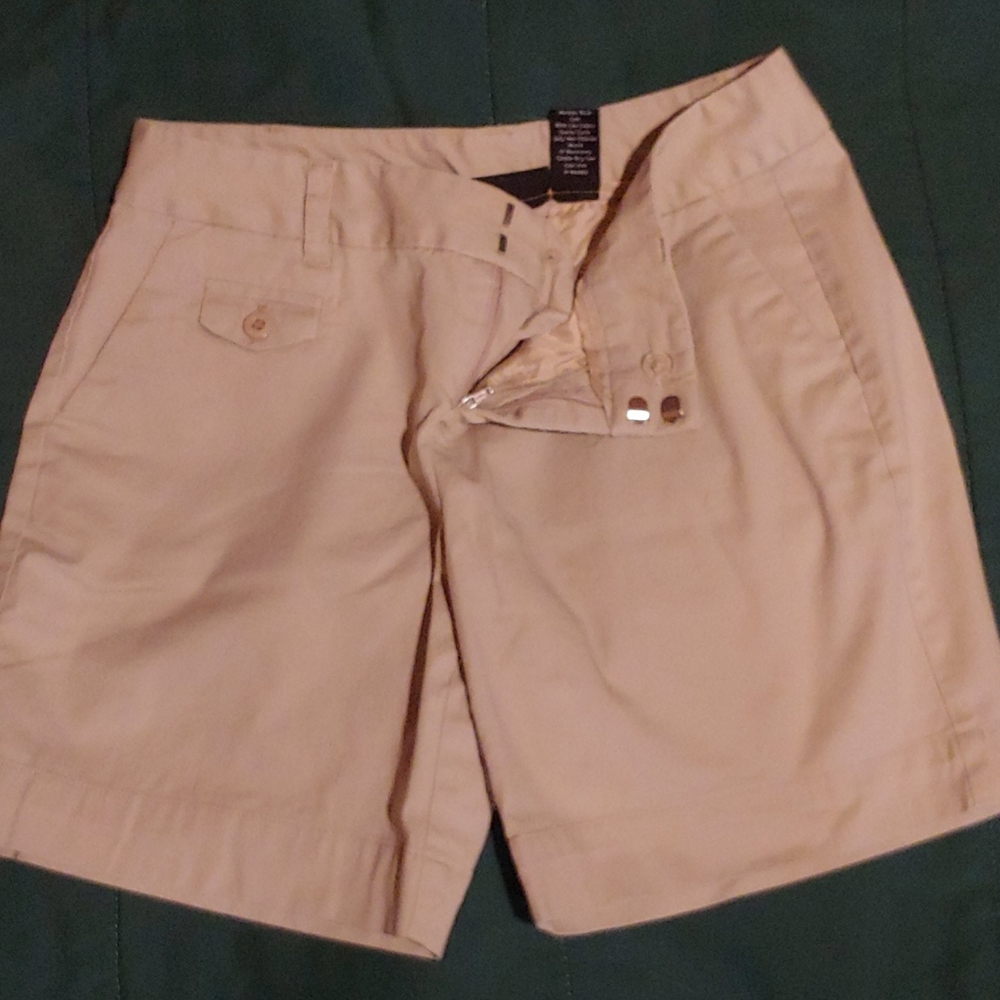 Shorts - Picture 2 of 3